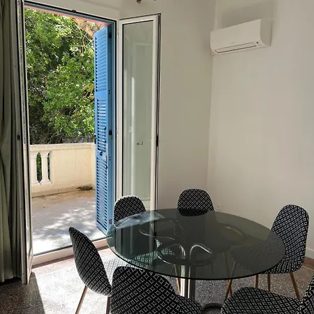 Seaside Jungle Retreat Вилла