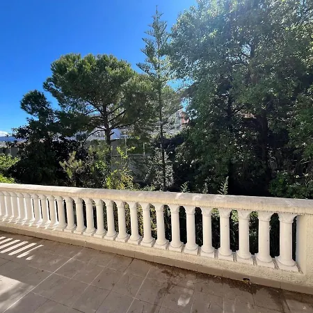 Seaside Jungle Retreat *